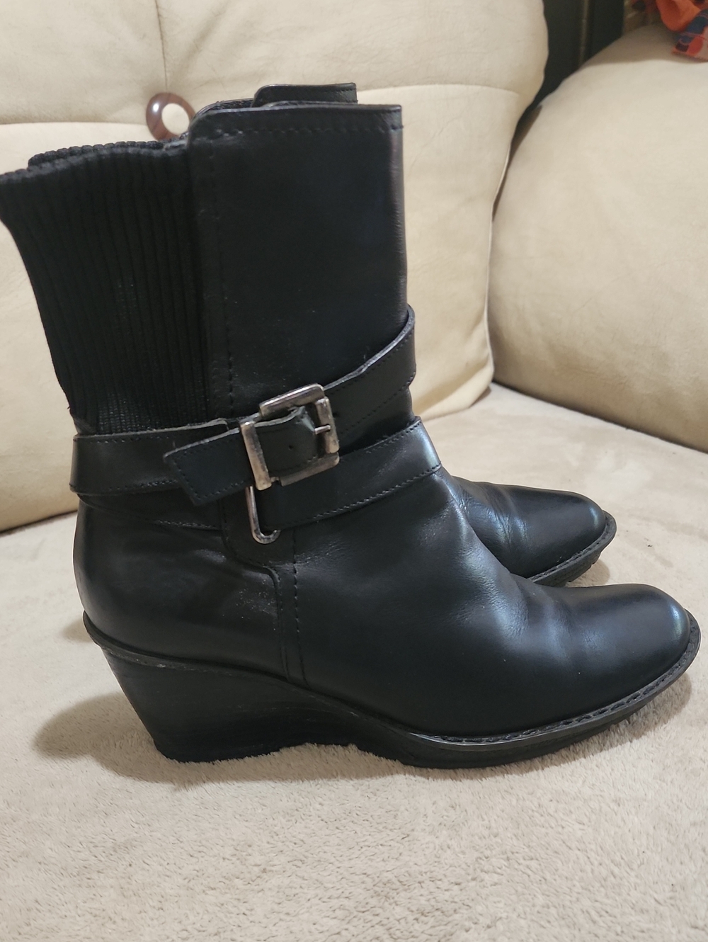 Aquatalia wedge  Black Leather Ankle Boots with Buckle.Very Good Condition.